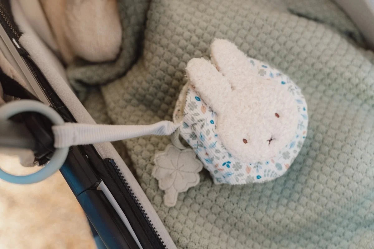 Little Dutch Libro blandito Miffy Lucky Leaves